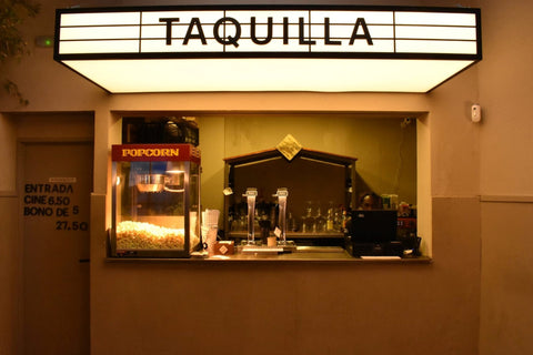 Totte マドリードの最旬スポット 古い映画館を改装した人気のお洒落バル Sala Equis