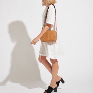 SALE | Milano Shoulder Bag Tan | HARRY AUSTIN