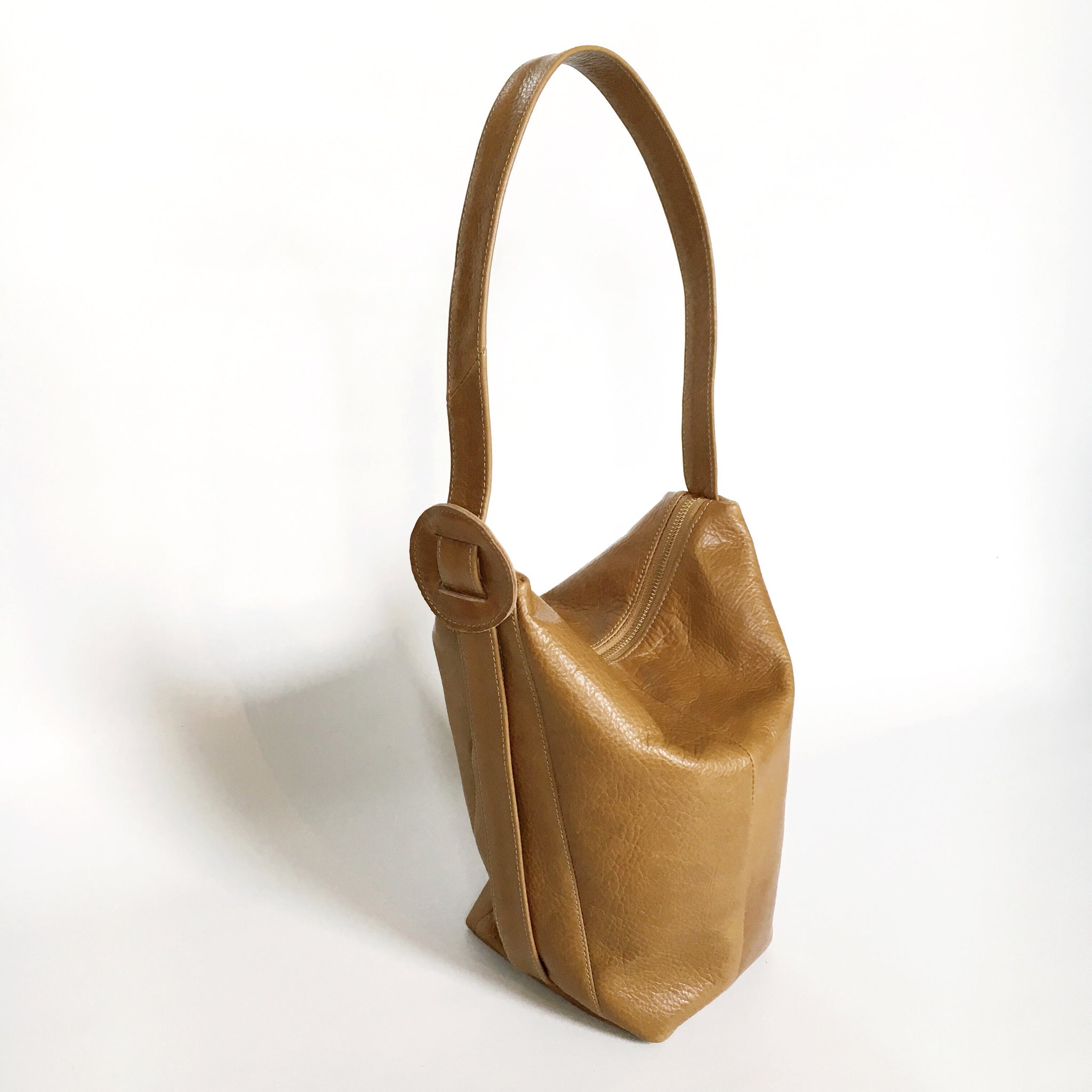 bucket sling bag