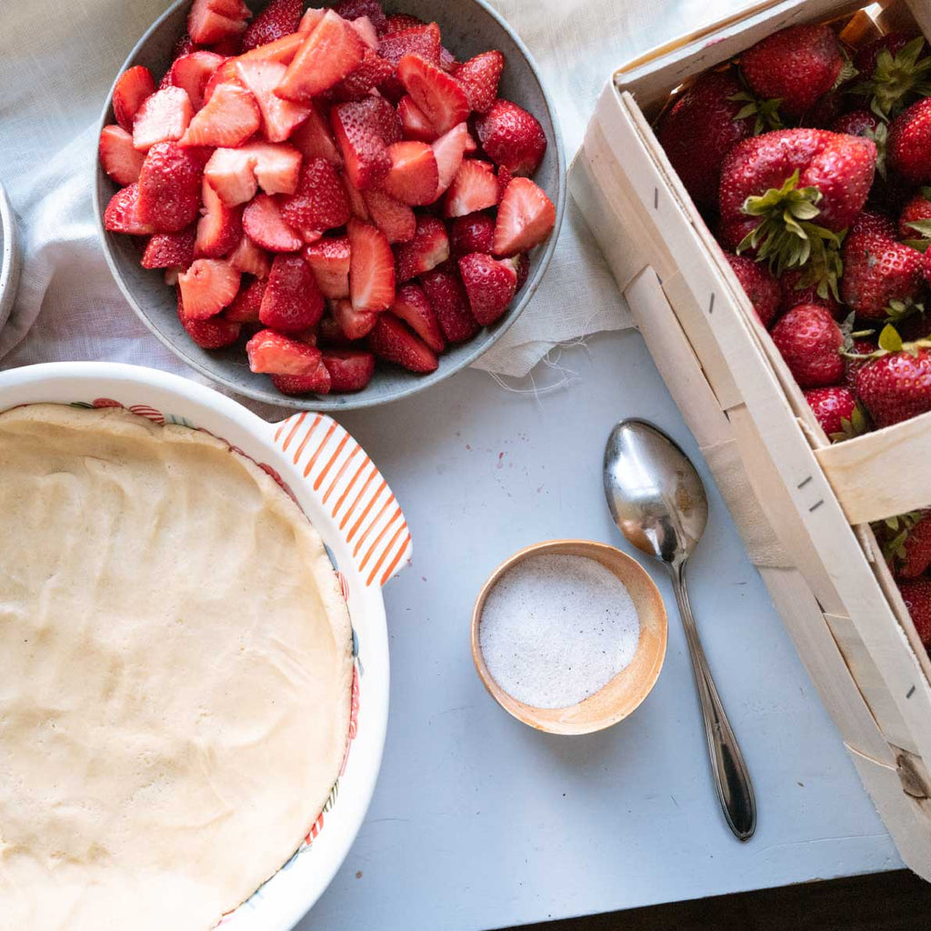 weareForelsket veganer Streuselkuchen mit Erdbeeren vegane Rezepte 
