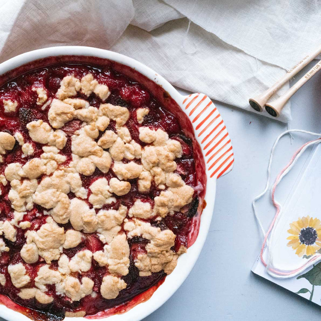 weareForelsket veganer Streuselkuchen mit Erdbeeren vegane Rezepte 