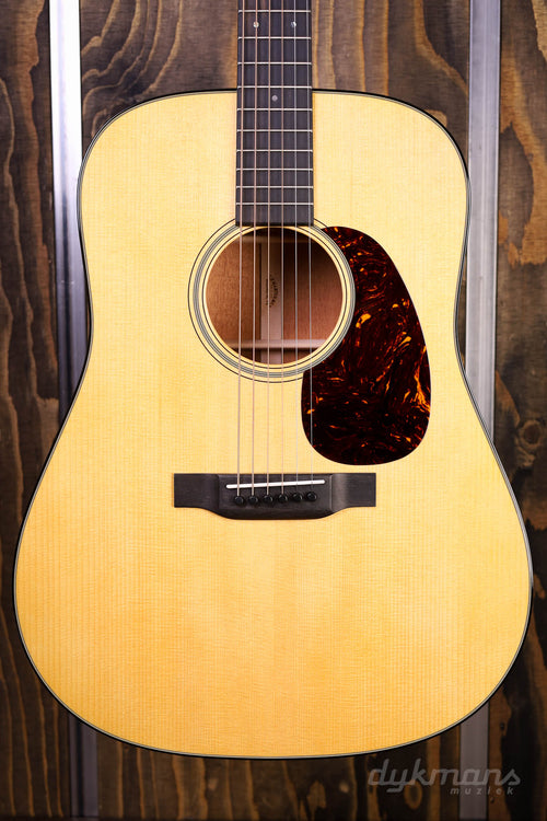 Martin D-18 Dreadnought