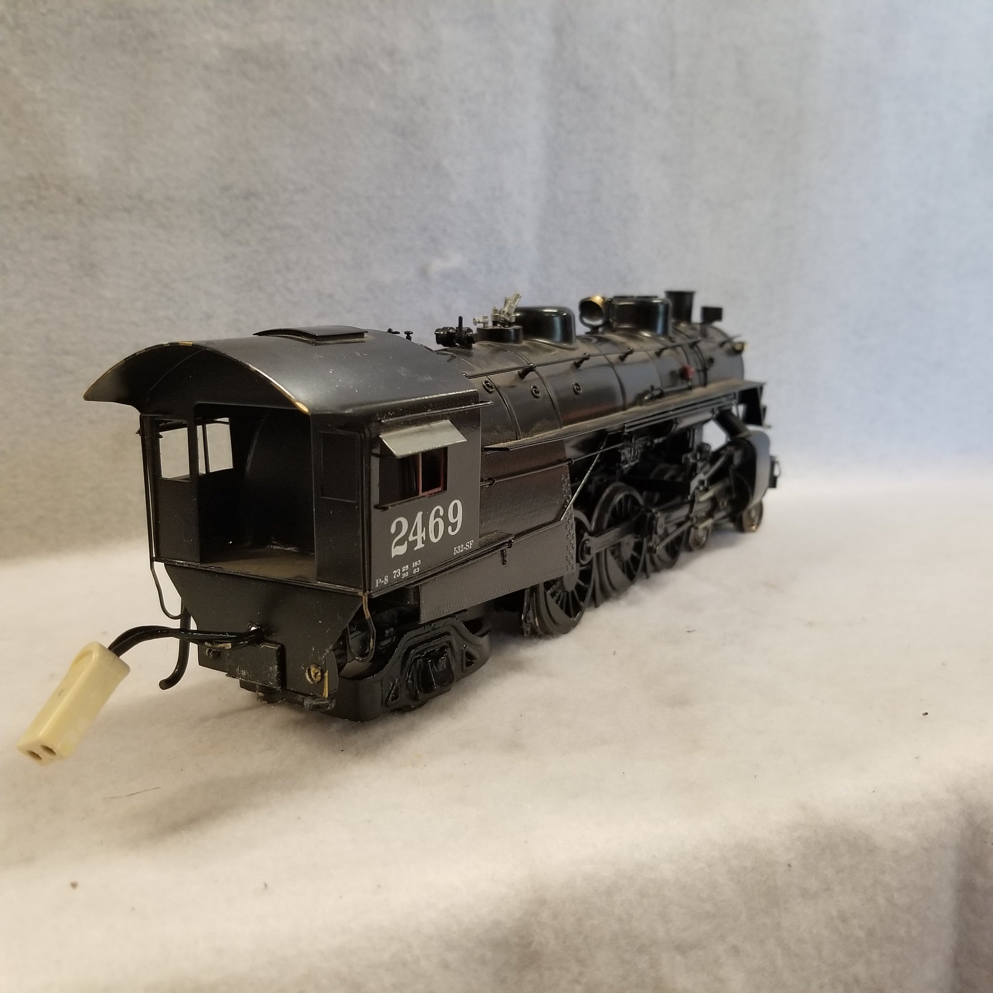 o scale 2 rail locomotives