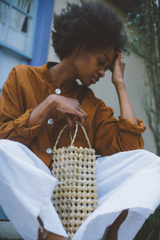 unravel-co-artisan-made-straw-handbag-fashion-cage-bag