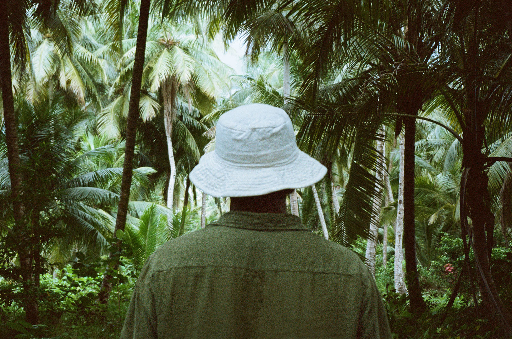 Kerrin Holiday Shirt and Bucket Hat