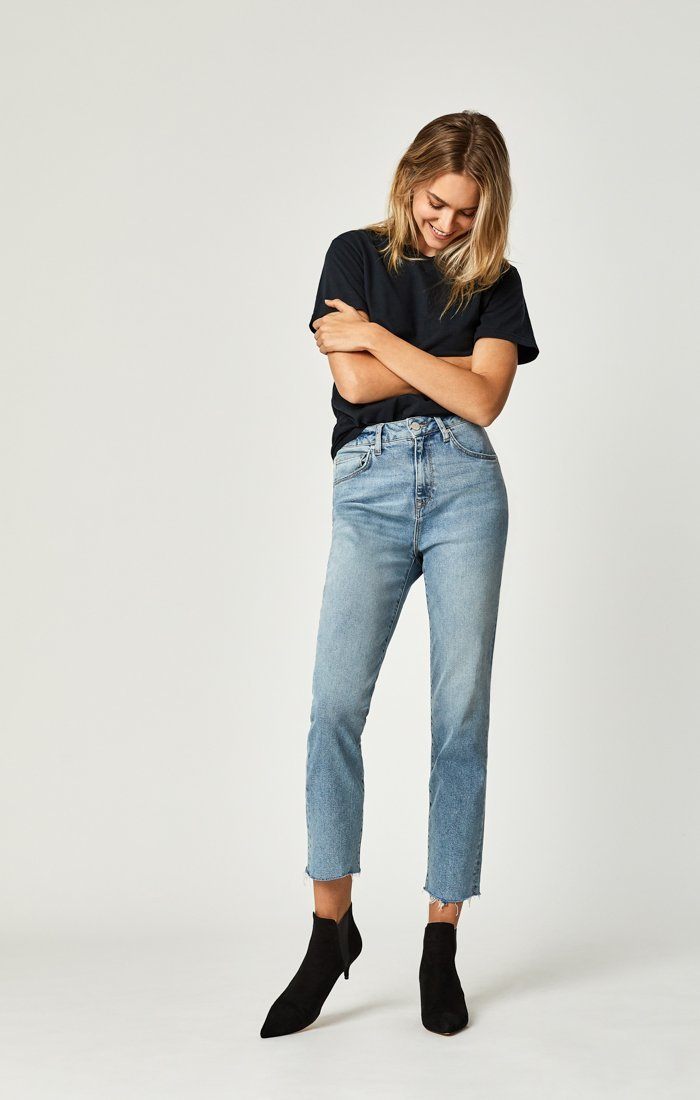 Essential Wardrobe Pieces For Everyone, mavi jeans