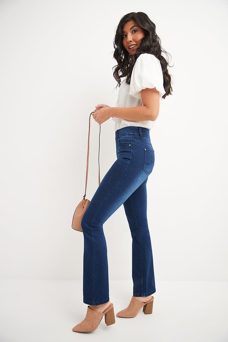 Pull-on Bootcut Jeans with real pockets, Rekucci