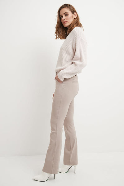 Pants for Ease and Elegance | Rekucci