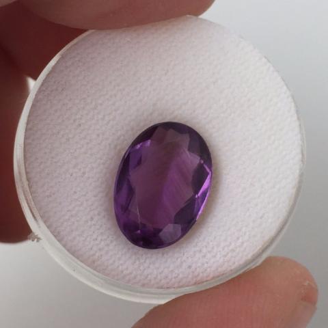 3.86 CT OVAL AMETHYST