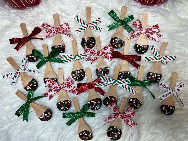 Christmas Hot Cocoa Dipped Spoons