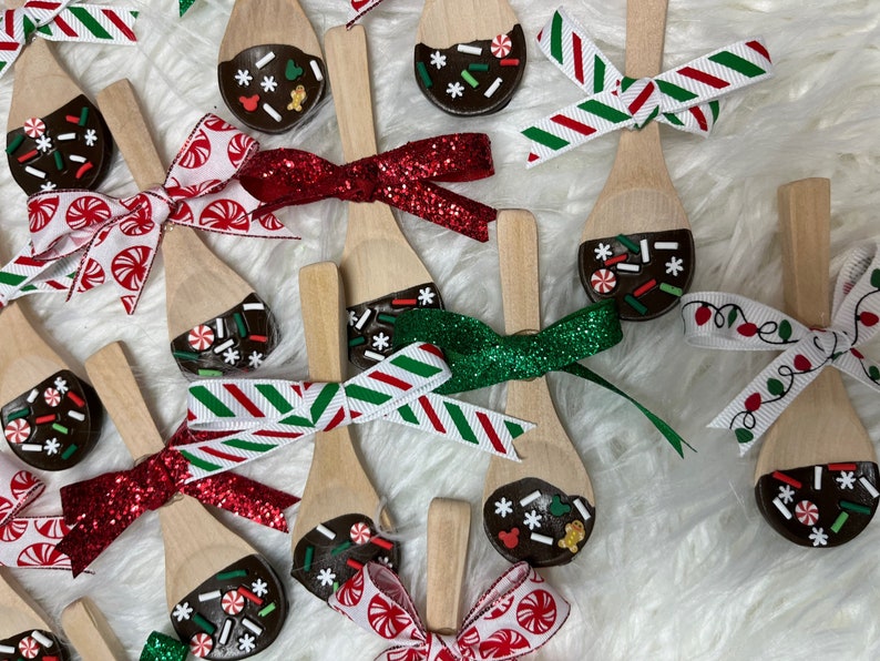 Christmas Hot Cocoa Dipped Spoons