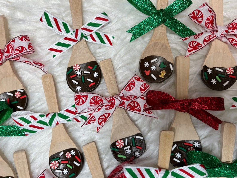 Christmas Hot Cocoa Dipped Spoons