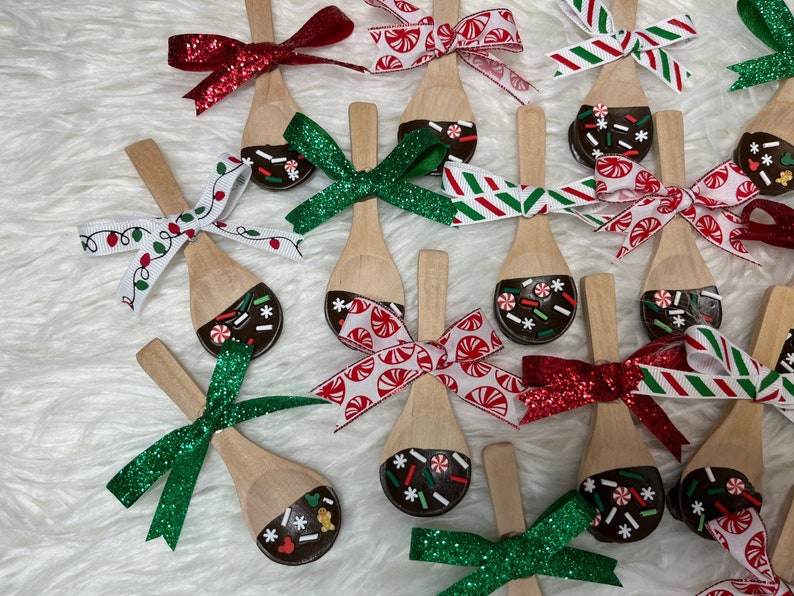 Christmas Hot Cocoa Dipped Spoons