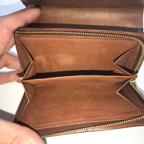 Louis Vuitton Monogram Bifold Wallet – Just Gorgeous Studio