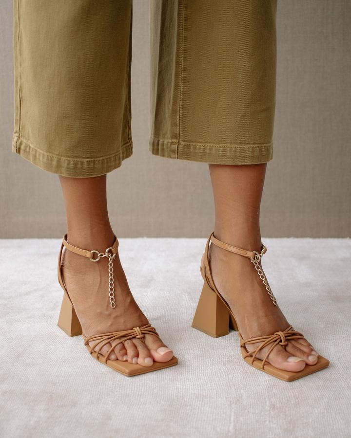 Cactus Camel Chain Strap Sandal