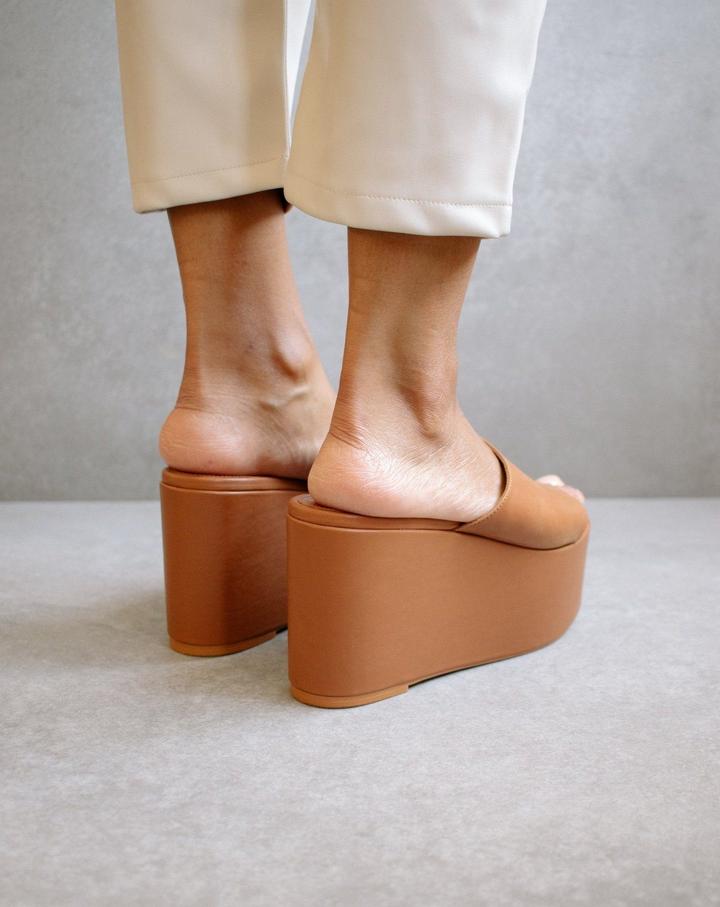 Chunk Tan Brown Leather Platform Sandal