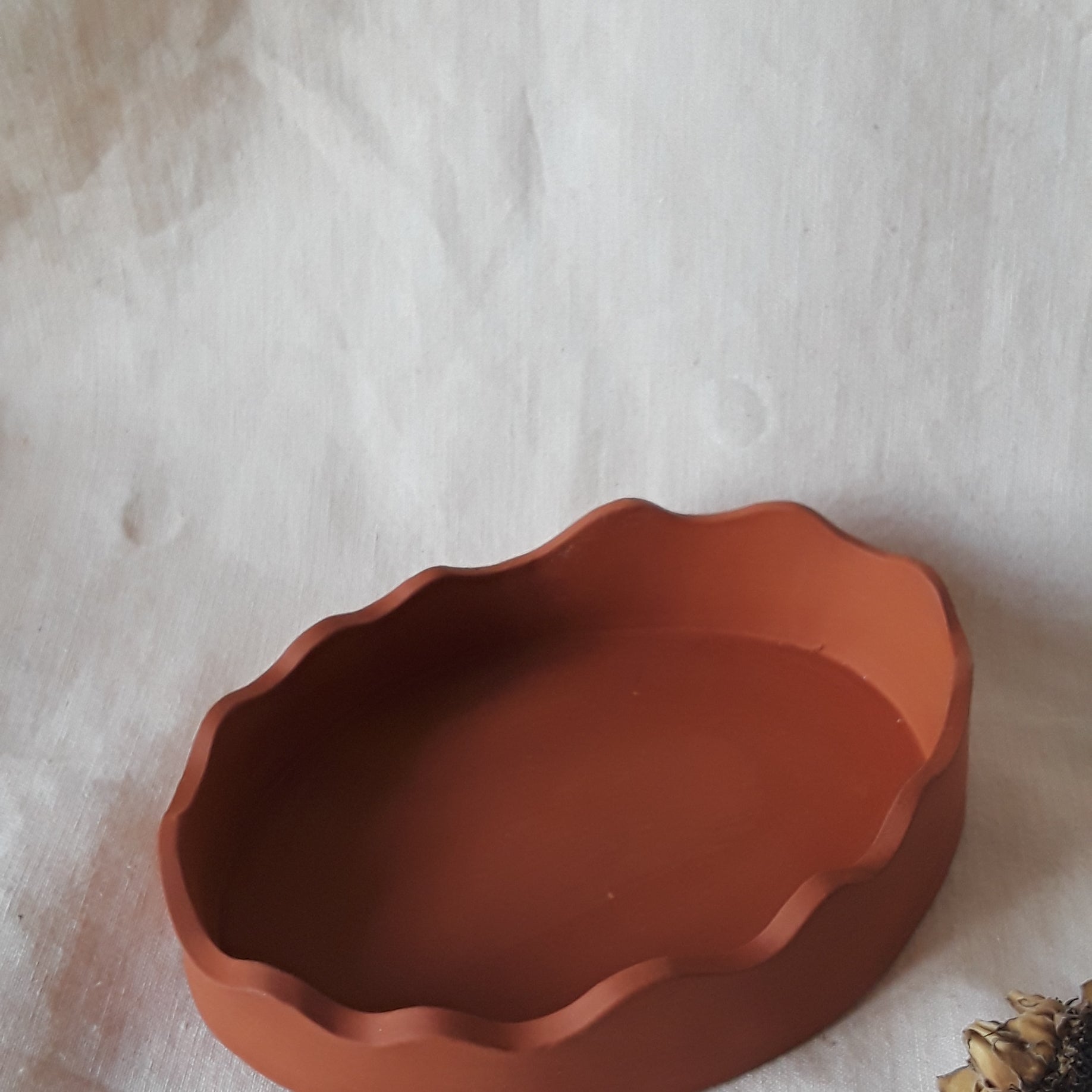 Clay Wavy Dish