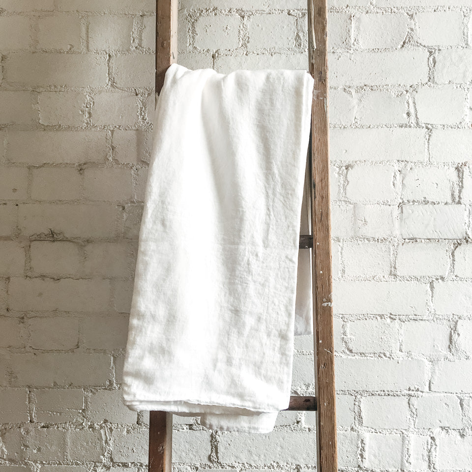 Vida White Linen Sheet