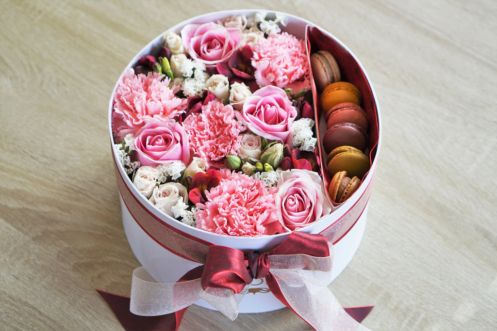 Flowers & Macarons Flower Gift box Auckland delivery