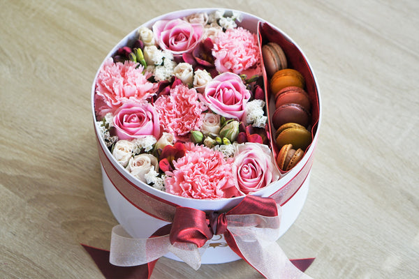 Flowers & Macarons | Flower Gift box Auckland delivery ...