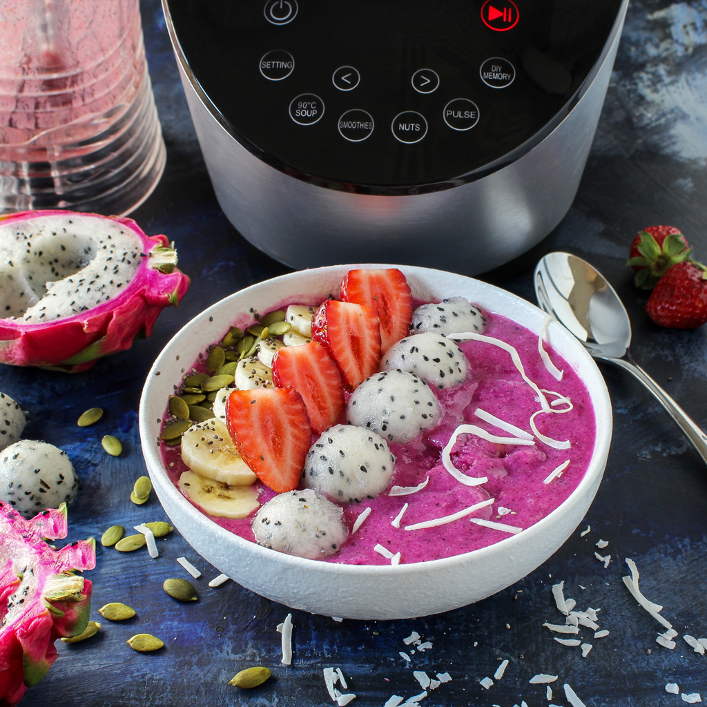 Pitaya (dragon fruit) smoothie bowl - Luvele US