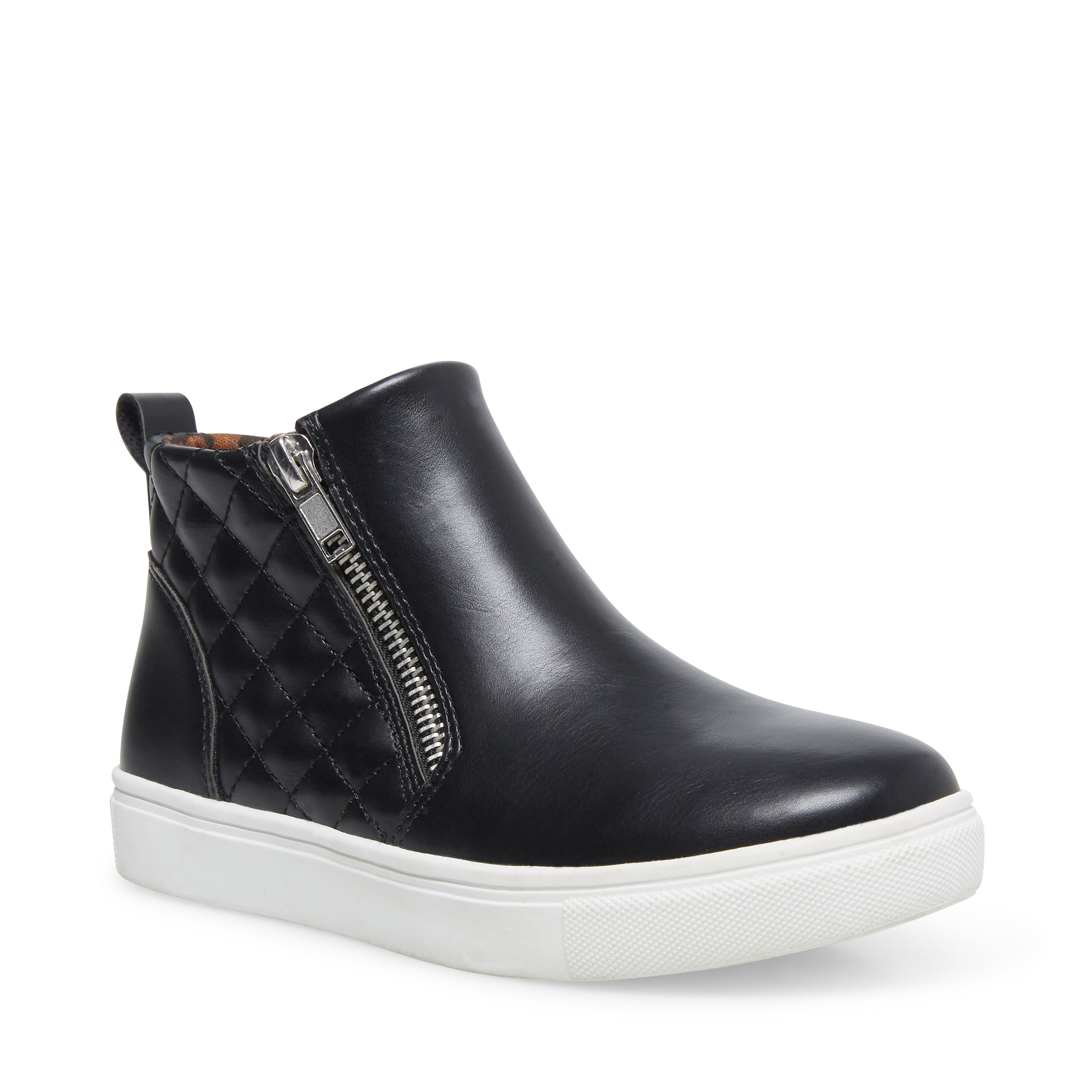 JREGGIE BLACK – Steve Madden