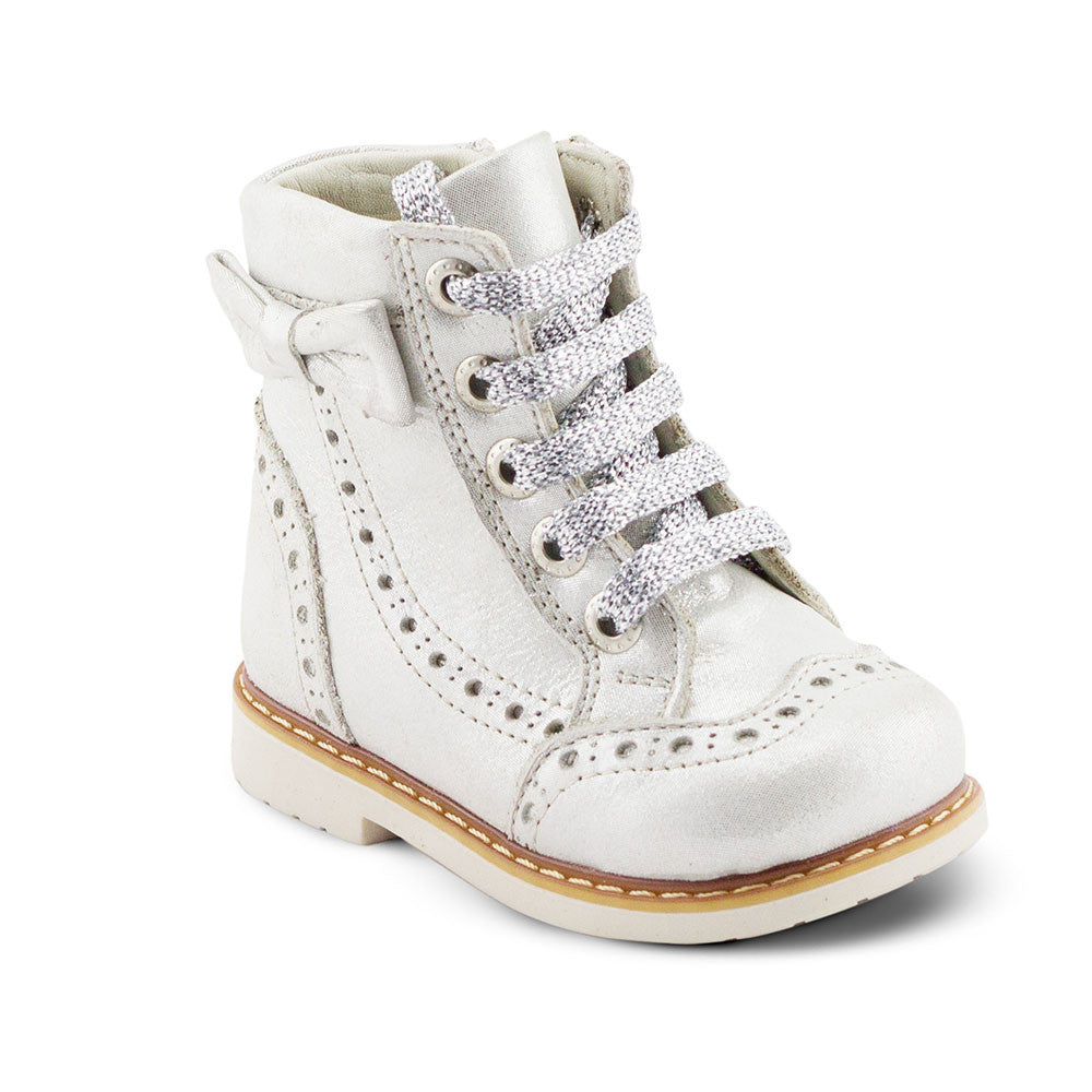 PEARLY SHEILA fashionable silver boots 