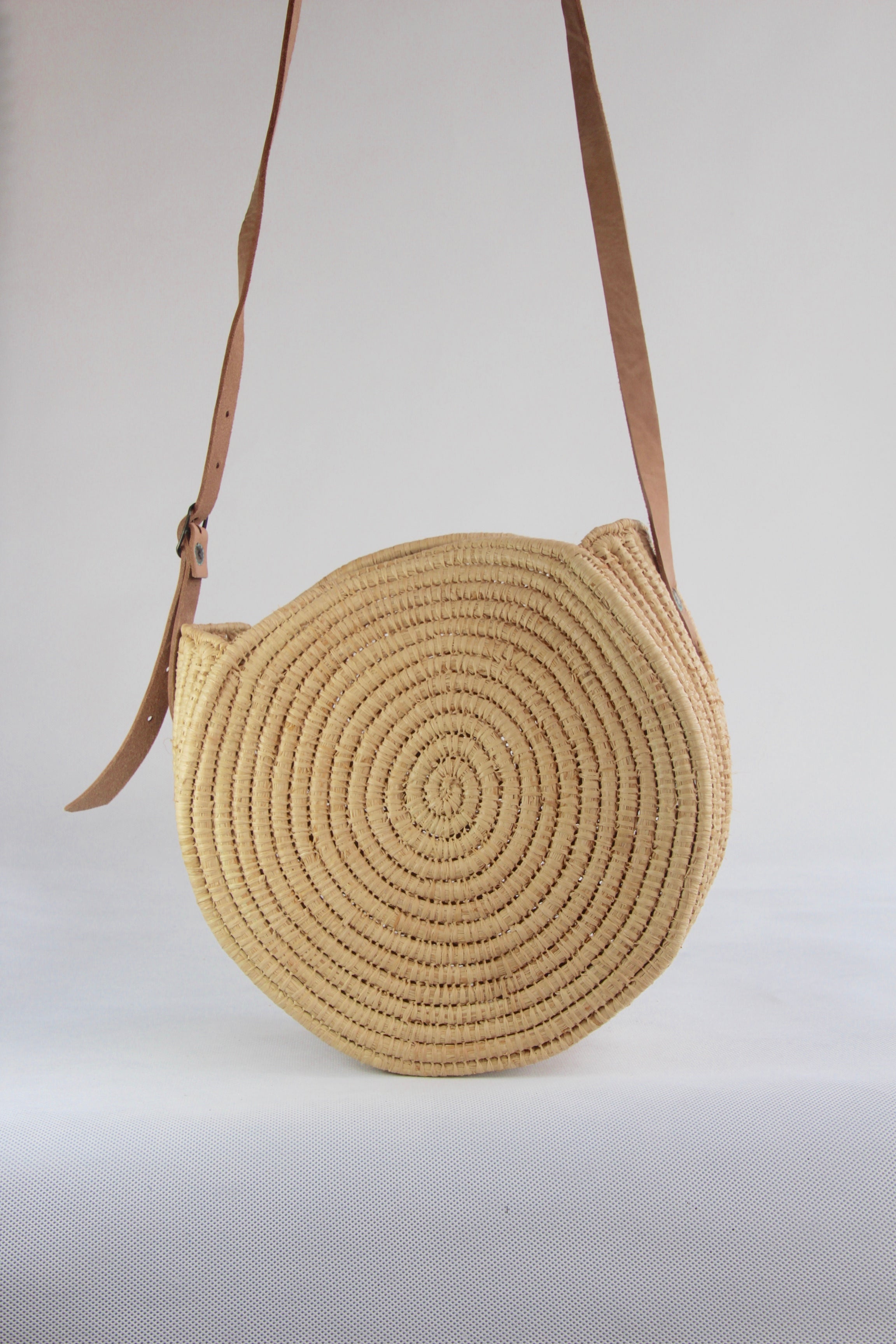 raffia bag round