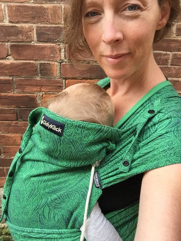 didymos didyklick half buckle carrier in a front carry