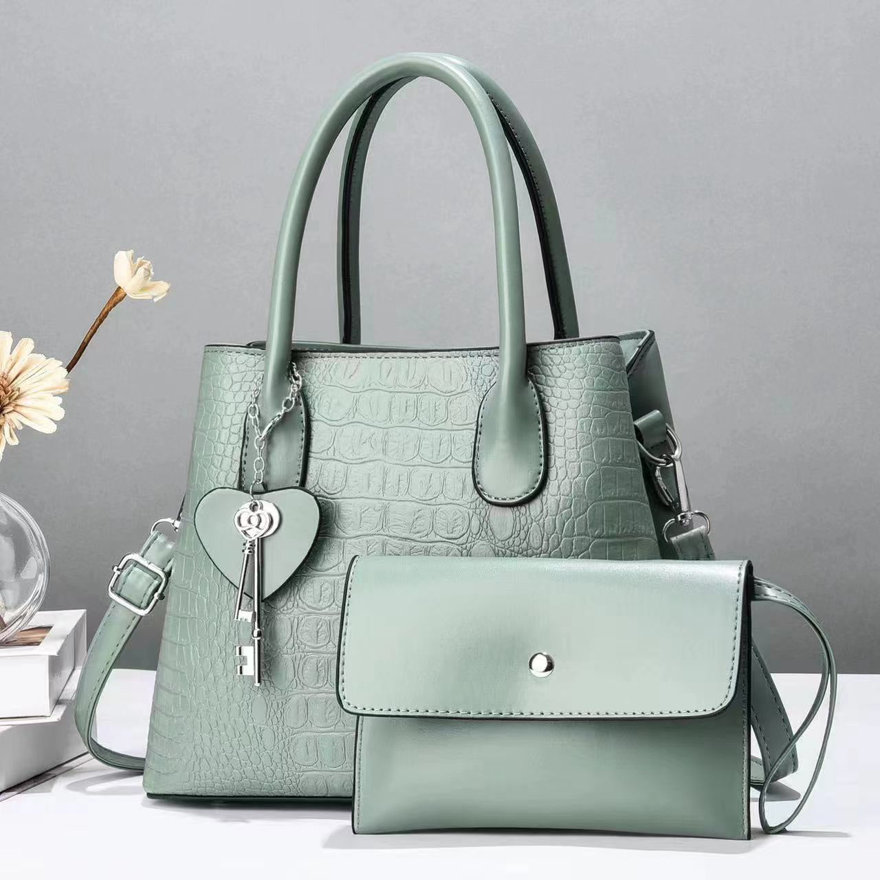 Set geantă verde pastel piele eco și portfard HeartLock