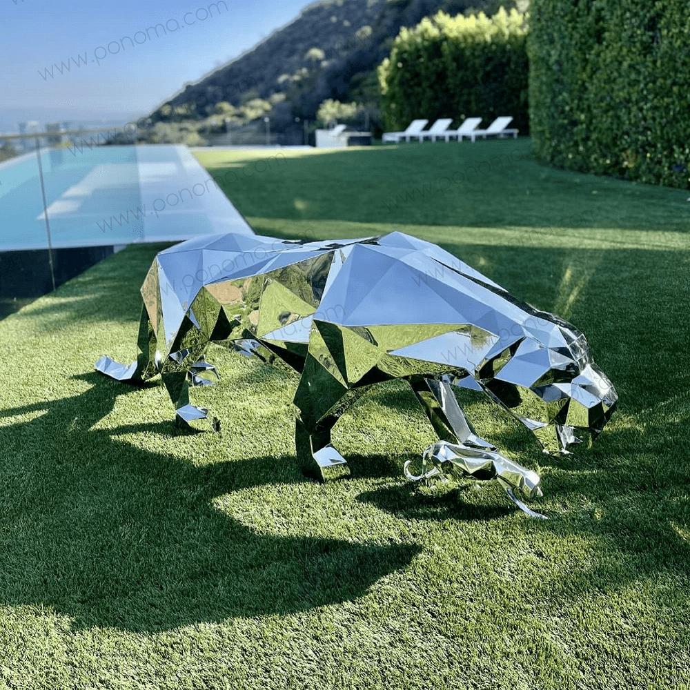 Cheetah (Lifesize stainless steel hunting bigcat statue) Sculpture