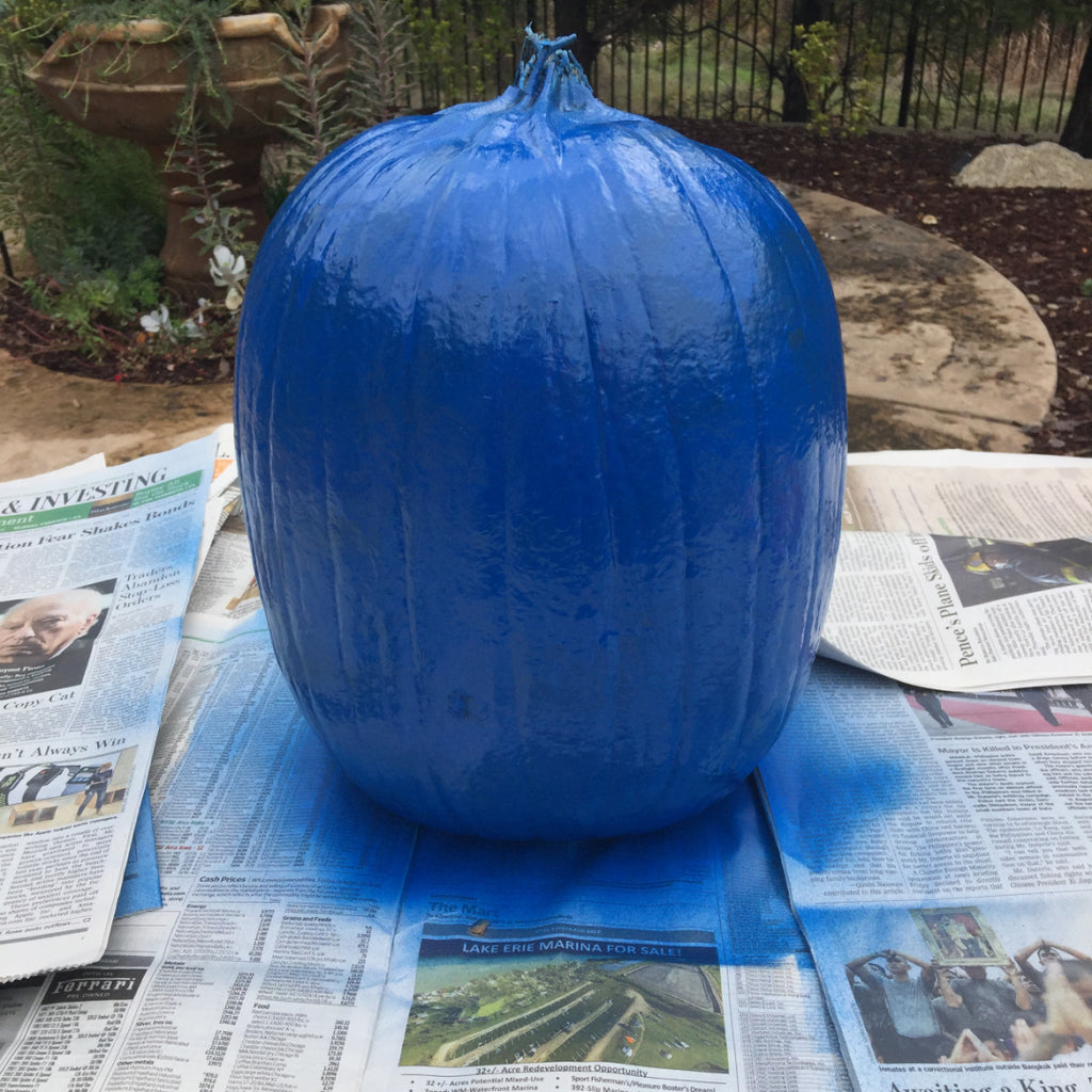 Spray paint your Cookie Monster Pumpkin blue - Birthday Butler