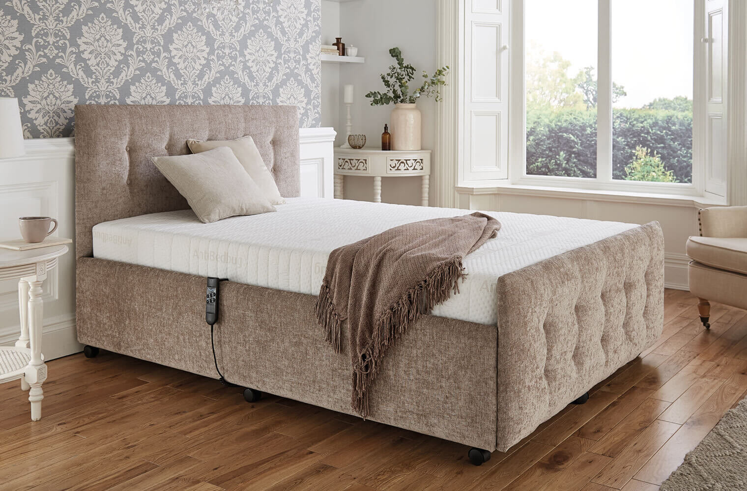 An image of Middletons Chester Luxury Fully Adjustable Automatic Bed with Remote Control Dua...