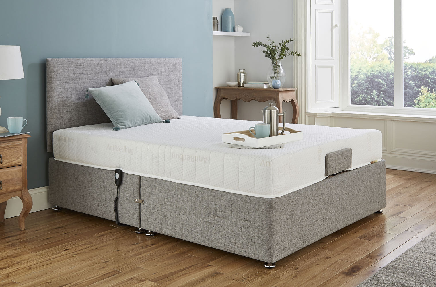An image of Middletons Netherby Classic Fully Adjustable Automatic Bed with Remote Control D...