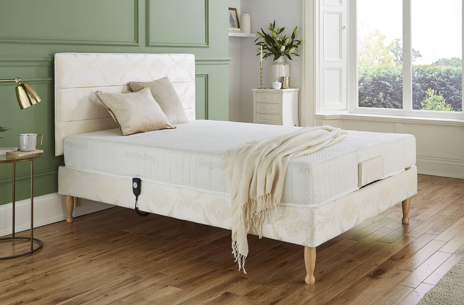 An image of Middletons Warwick Raised Fully Adjustable Automatic Bed with Remote Control Dou...