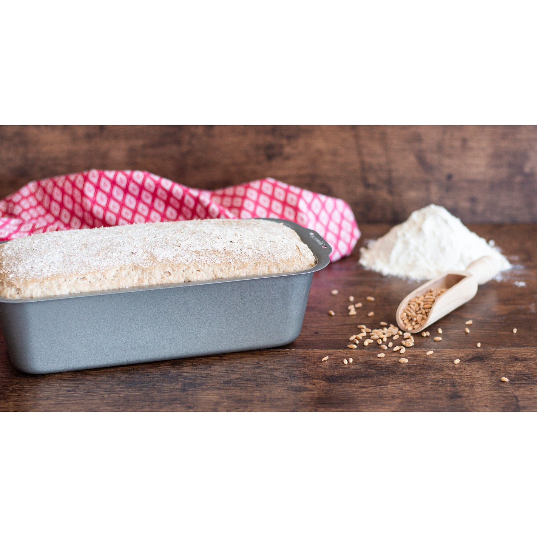 https://cdn.shopify.com/s/files/1/2178/5793/products/stadter-bread-baking-pan-167342_1800x1800.jpg?v=1698416071