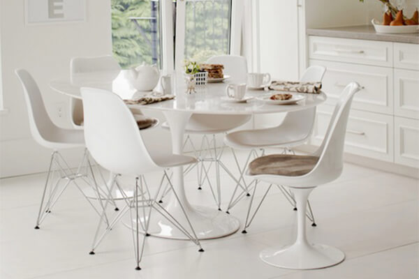 White Lacquer Tulip Dining Table - Oval