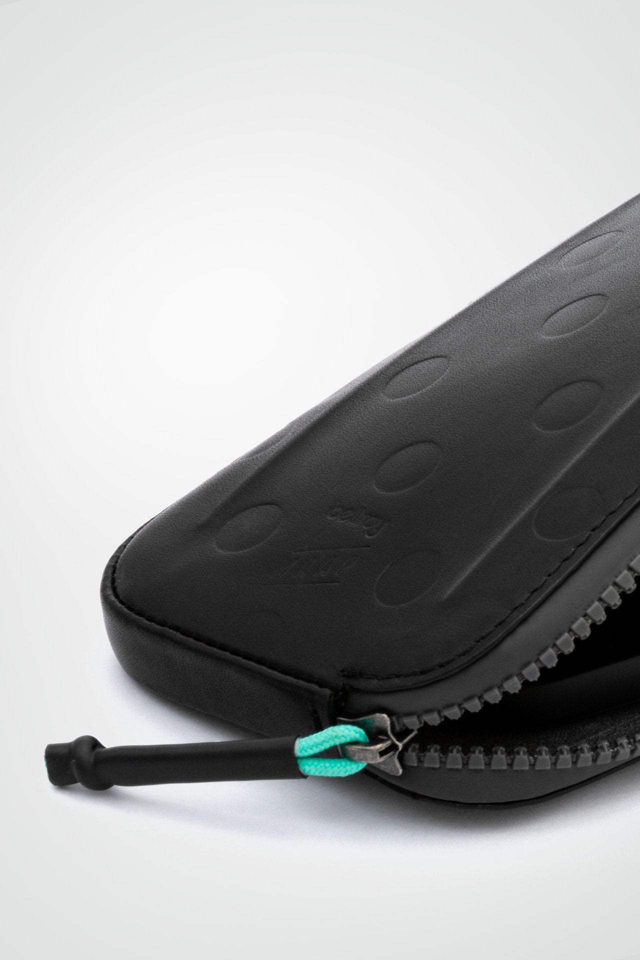 MAAP x Bellroy All-Conditions Phone Pocket - MAAP Cycling Apparel