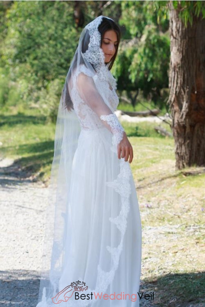 blue and white wedding veil