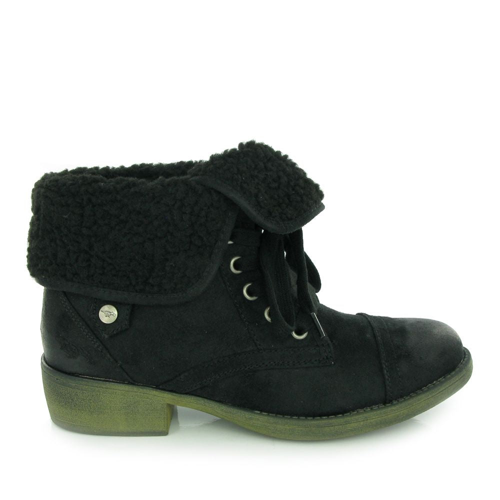 black shearling boot