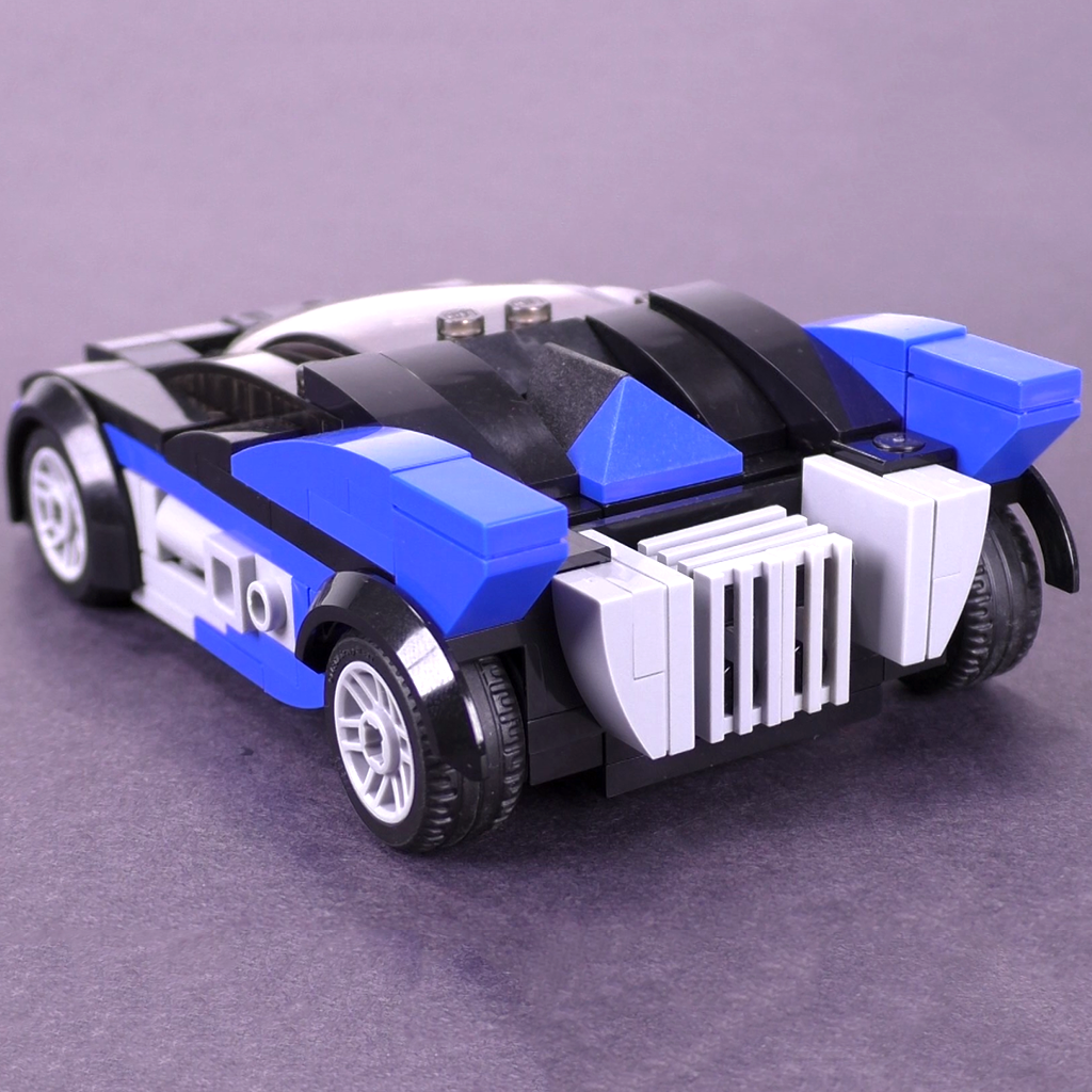 The Batman Batmobile 2004 - Minfig Scale — Brick Vault