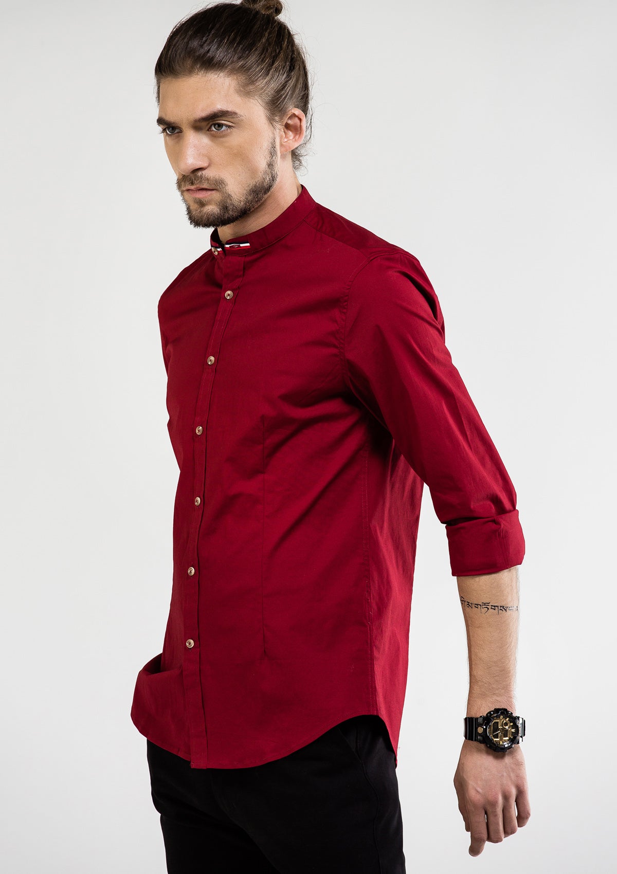 long sleeve red collar shirt