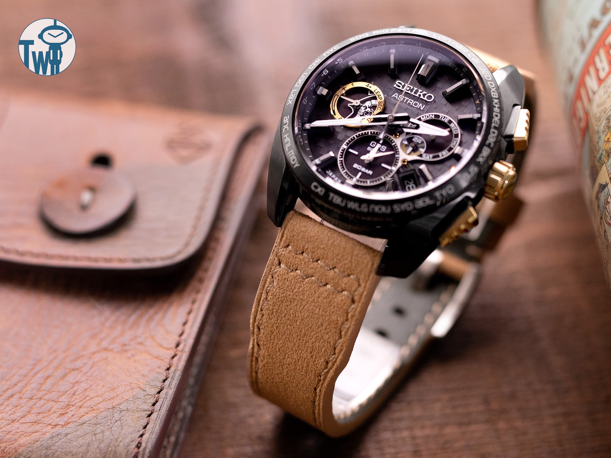 太空人腕時計TW推出的 21mm 卡其色 Alcantara 布料快拆錶帶，適用於 Seiko精工 Astron SBXC097
