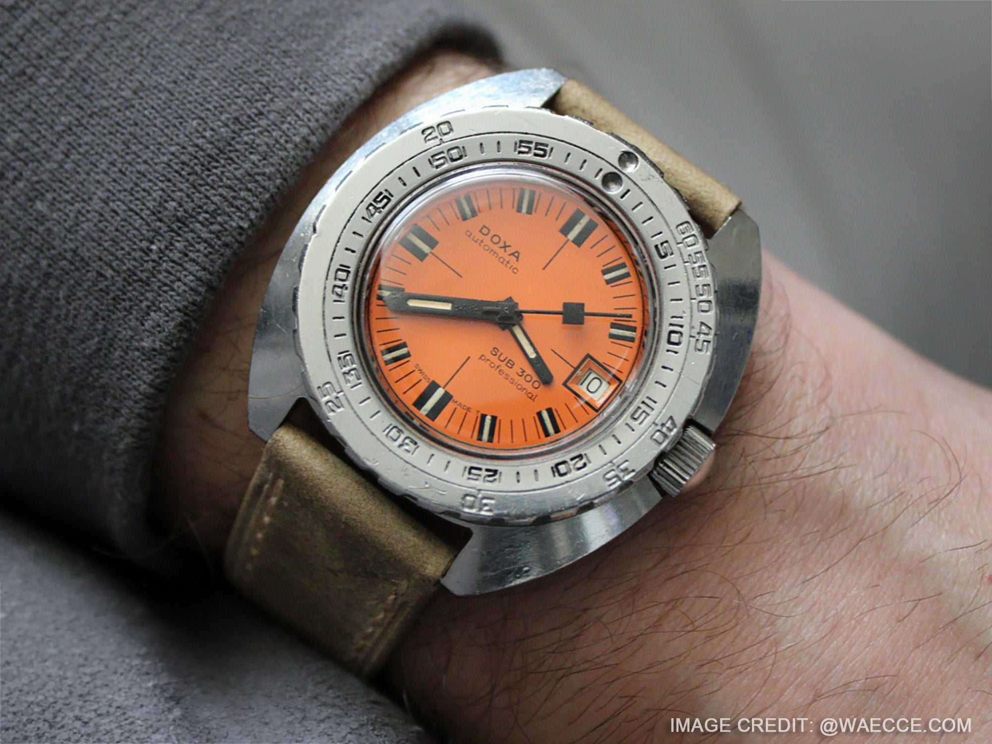 1967年，Doxa時度潛水錶 Sub 300專業款第一代採用了桶形薄錶殼設計。