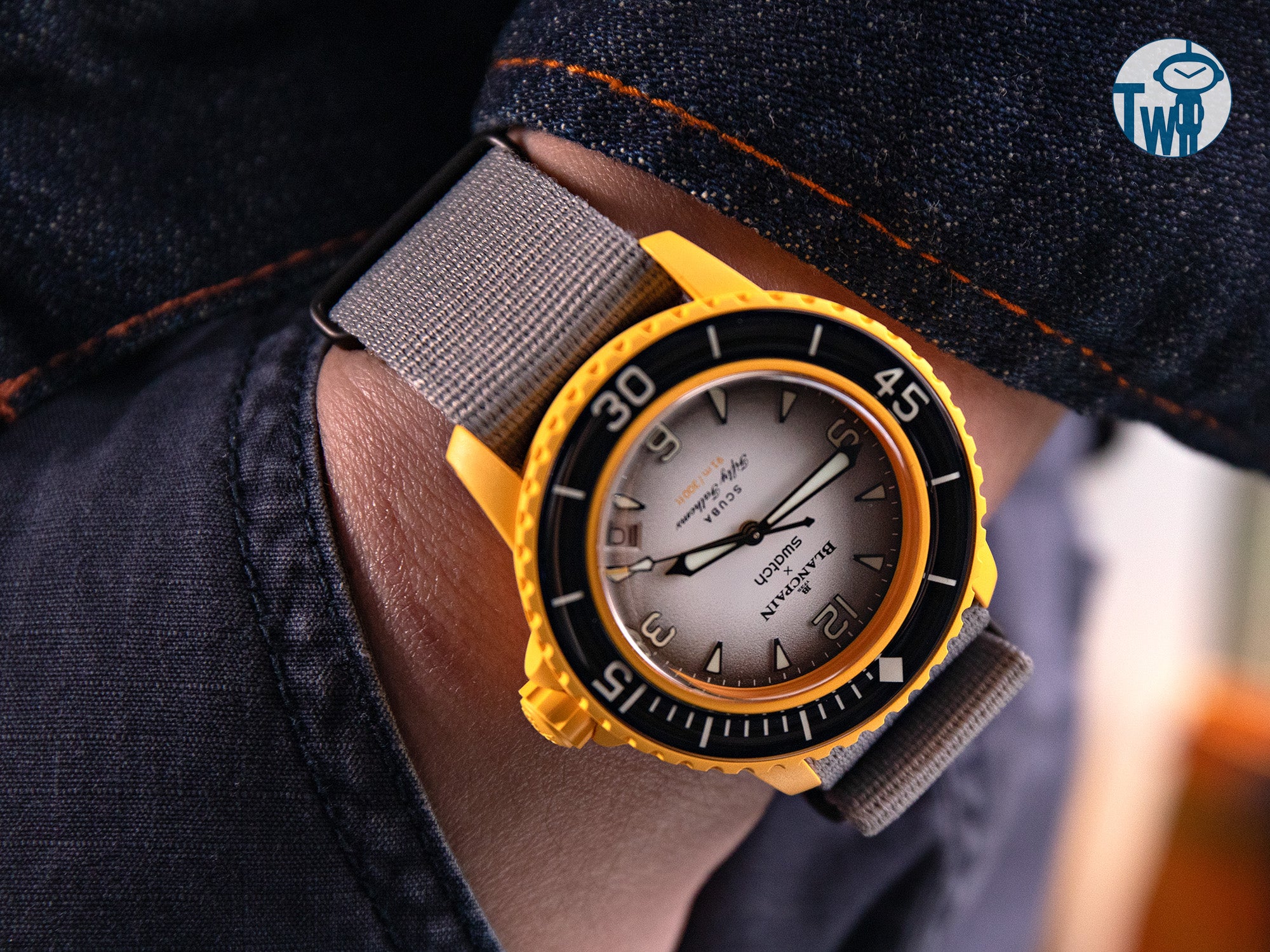 Blancpain X Swatch Scuba Fifty Fathoms手錶搭配太空人腕時計TW手錶帶的Nato錶帶款式。