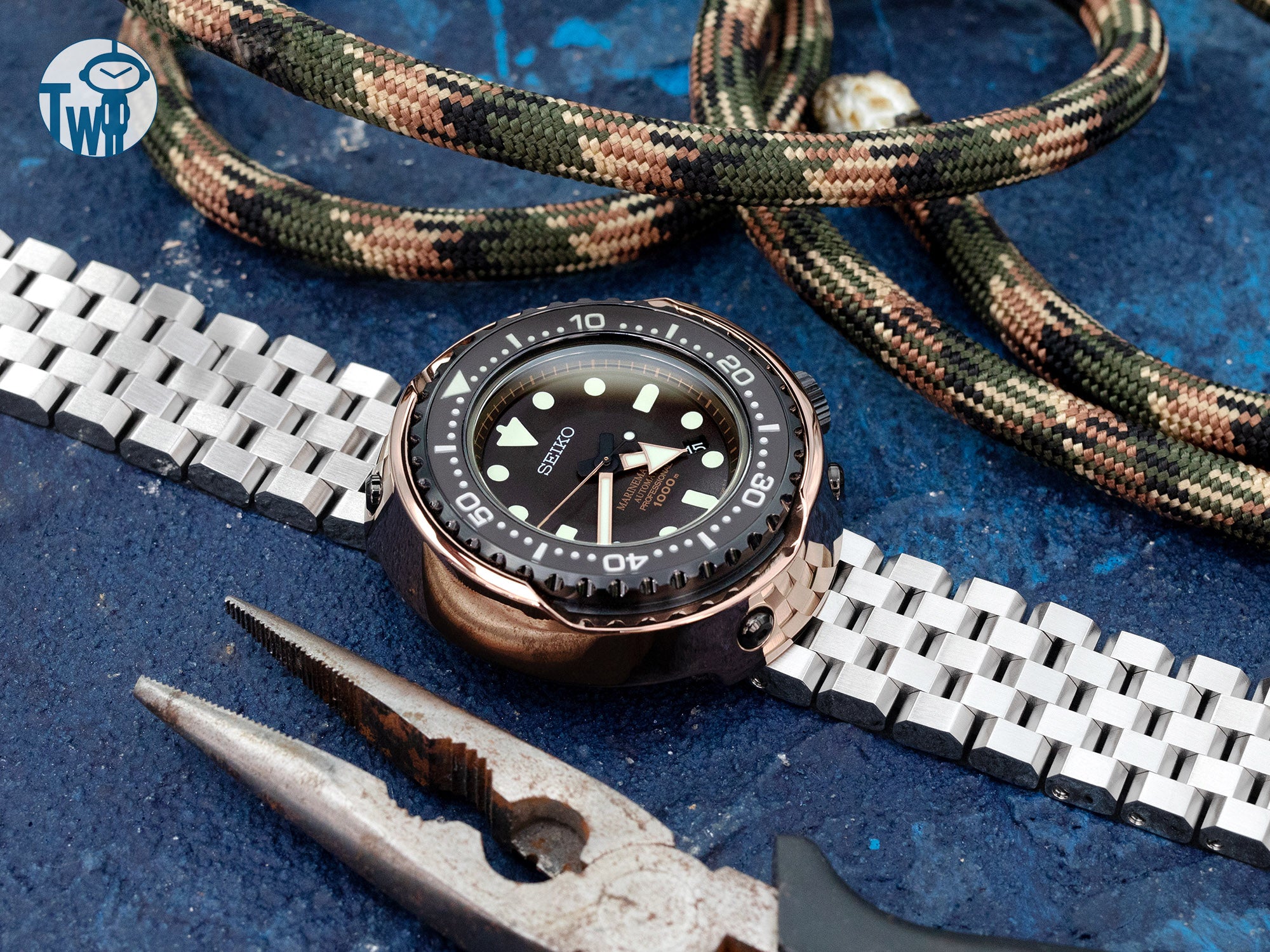 Seiko精工 Prospex 50週年紀念版潛水腕錶 海洋大師鮪魚罐頭 SBDX016 搭配由 太空人腕時計TW 提供的 超級工程師II 不銹鋼錶帶