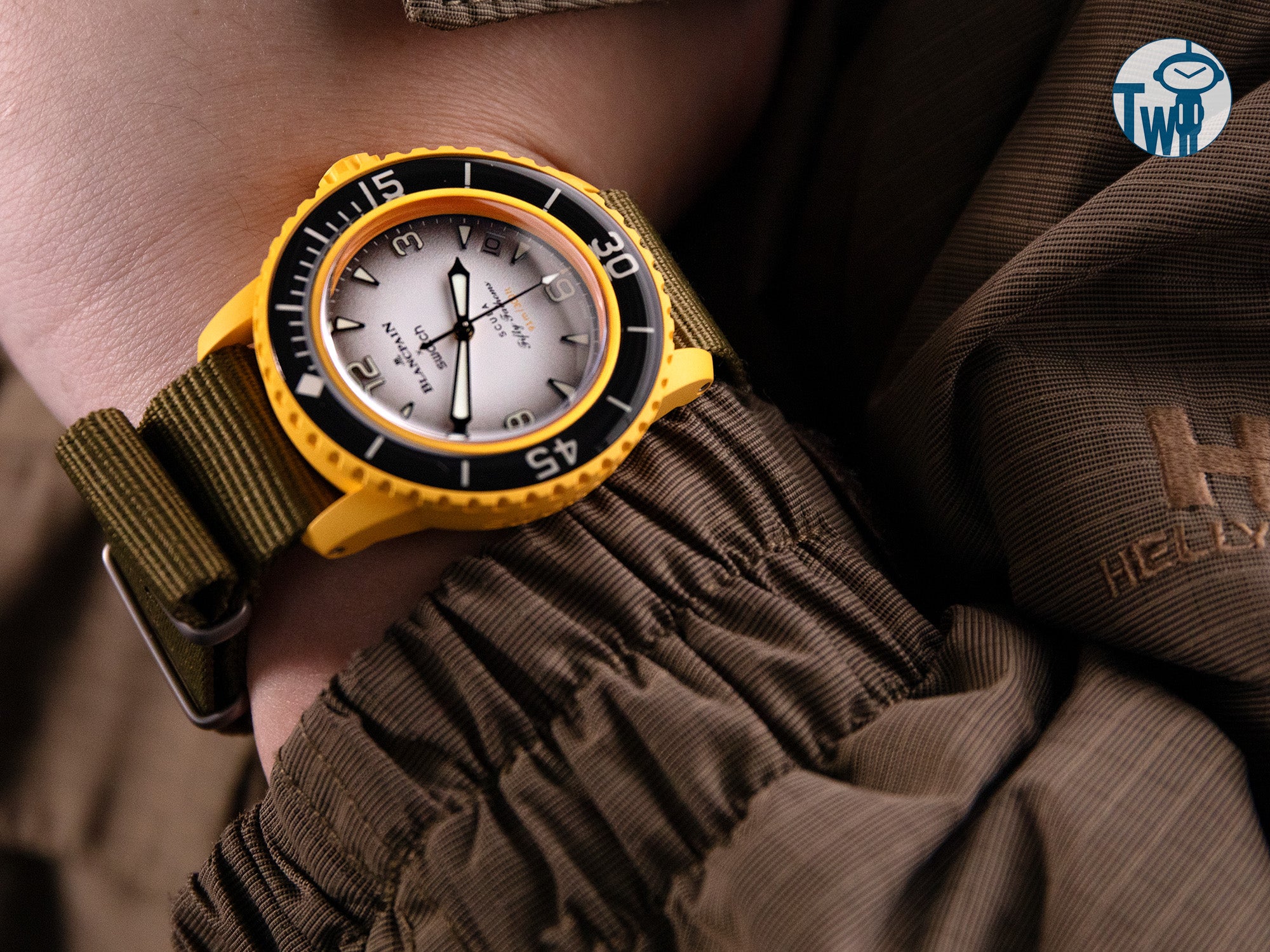 Blancpain X Swatch Scuba Fifty Fathoms手錶搭配太空人腕時計TW的Nato錶帶款式