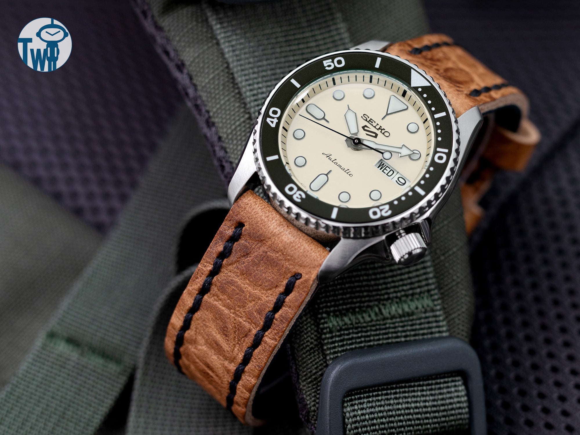 太空人腕時計TW示範Flat Grain Leather 頭層牛皮革錶帶與Seiko精工 5 Sports的搭配