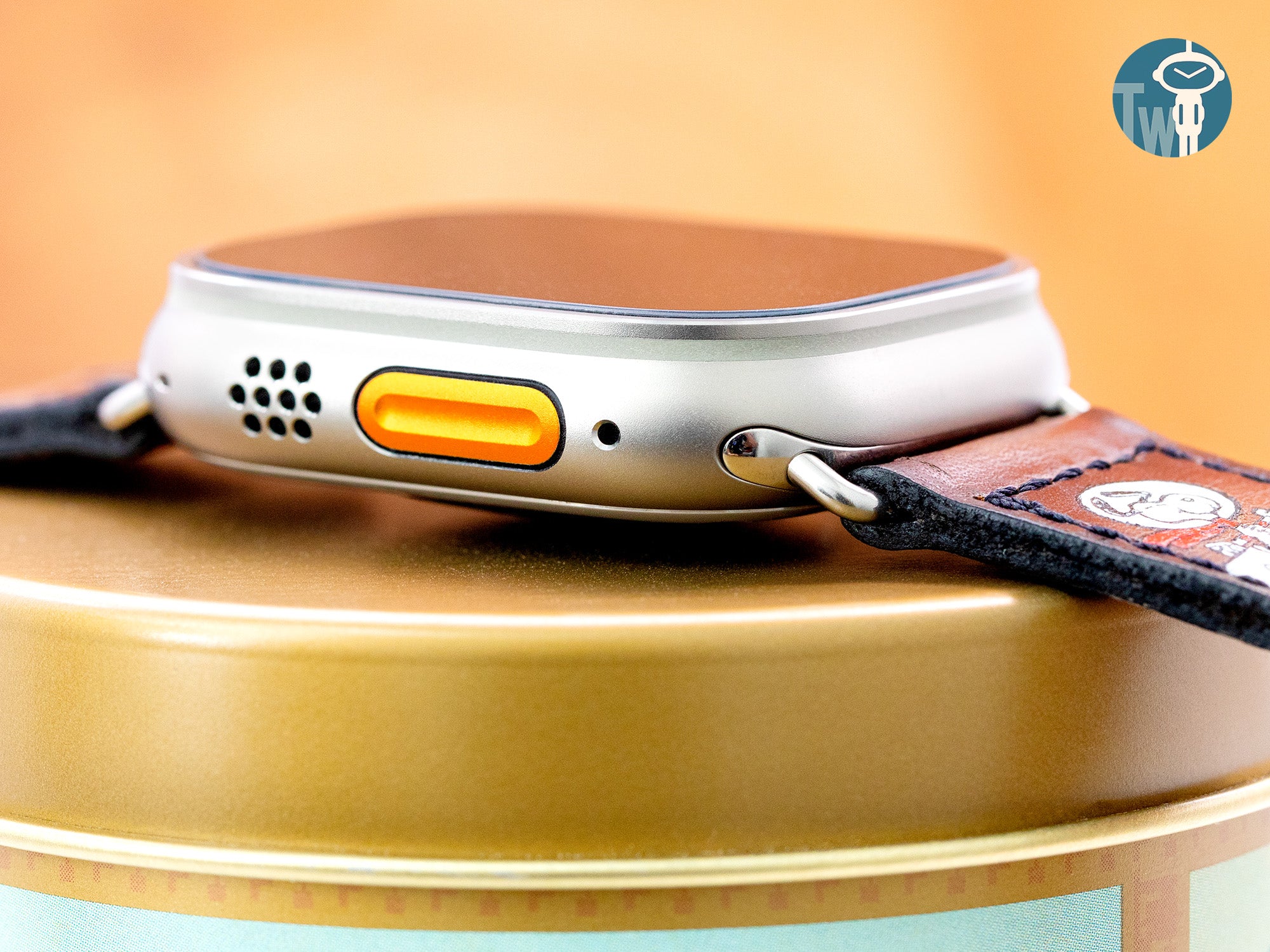 Apple Watch Ultra 可自定設定的橙色操作按鈕