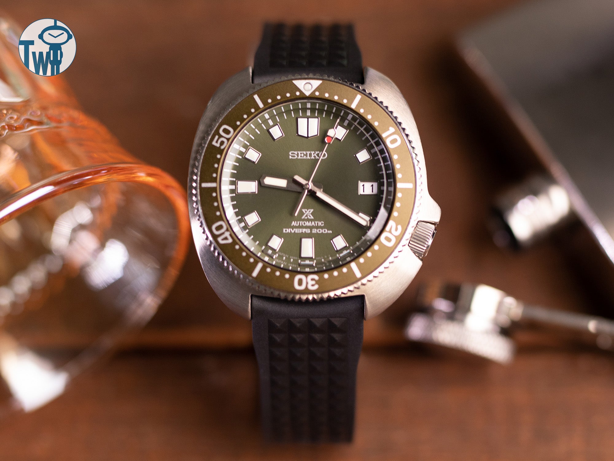 Seiko精工 Prospex SPB153 Captain Willard 2020版的桶形錶殼搭配 太空人腕時計TW 的FKM錶帶。